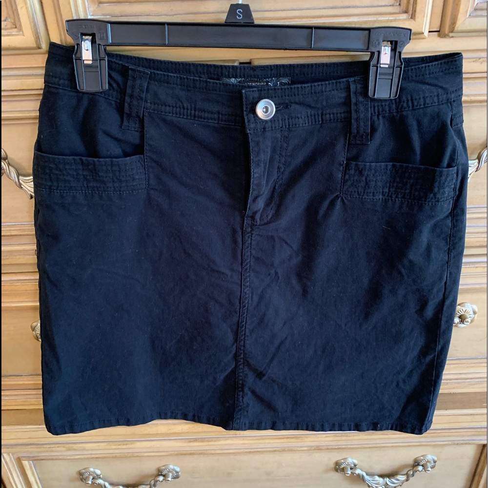 Baccini Women’s black skort